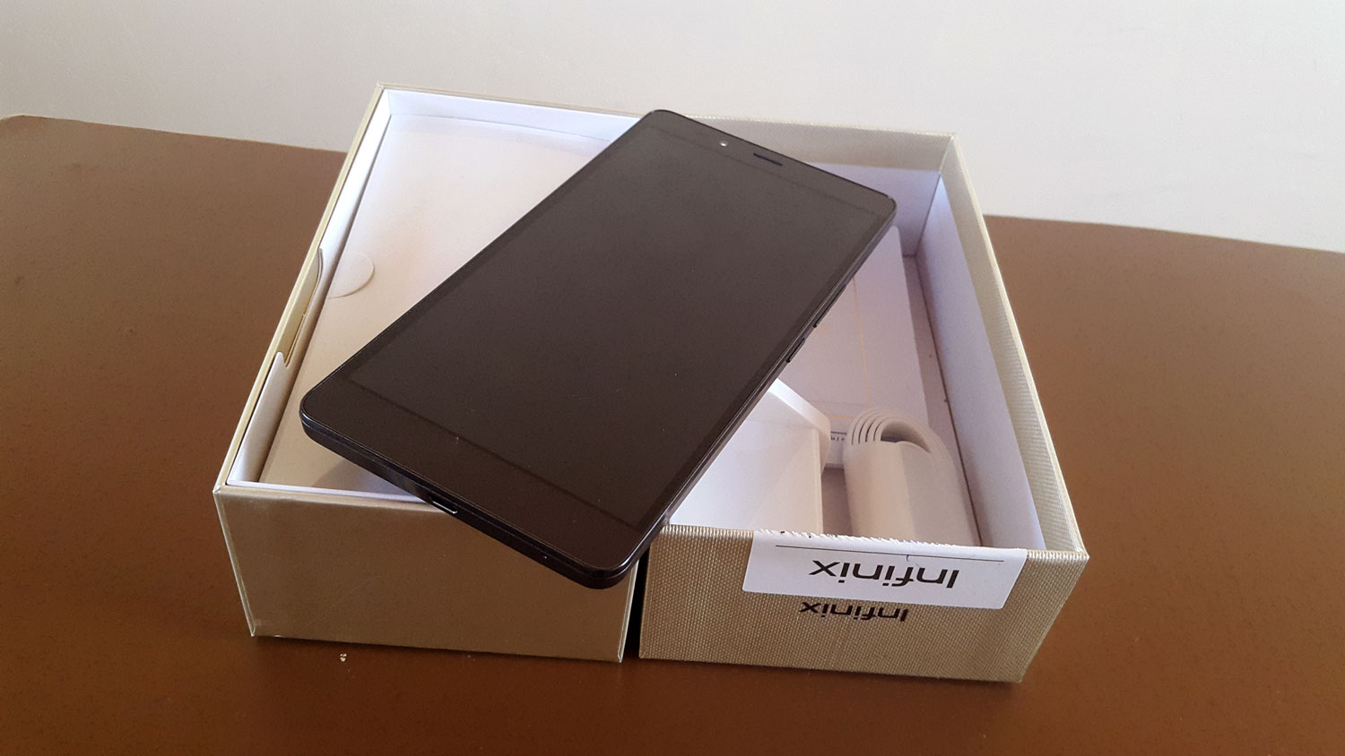 [image] Infinix Note 2 unboxing'
