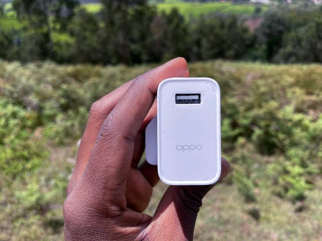 OPPO-Reno5F-charger