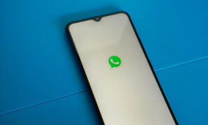 WhatsApp-app-handset
